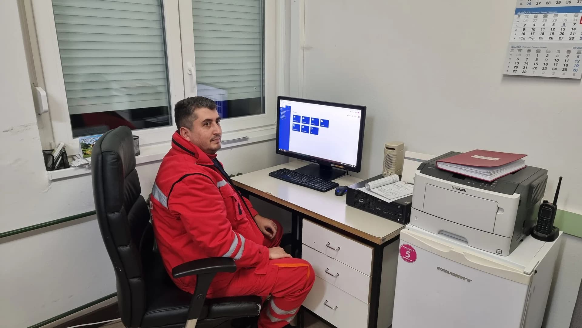 Gradonačelnica Marija Šarić i njen zamjenik Domagoj Katić posjetili dežurne službe na području grada Pleternice u Silvestarskoj noći [FOTO]