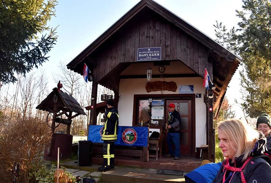 [FOTOGALERIJA] Planinari zaigrali slavonsko kolo na najvišem vrhu Požeške gore