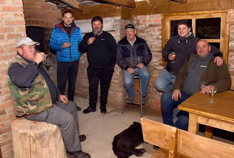 KAPTOLAČKI VINOGRADARI ZAVRŠILI REZIDBU LOZE: Razlog za okupljanje i slavlje /FOTOGALERIJA/