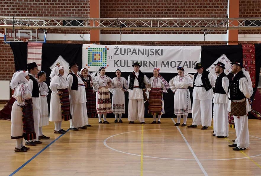 Folkloraši i glazbenici pokazali bogatstvo narodne baštine požeškog i pakračkog kraja /FOTOGALERIJA/