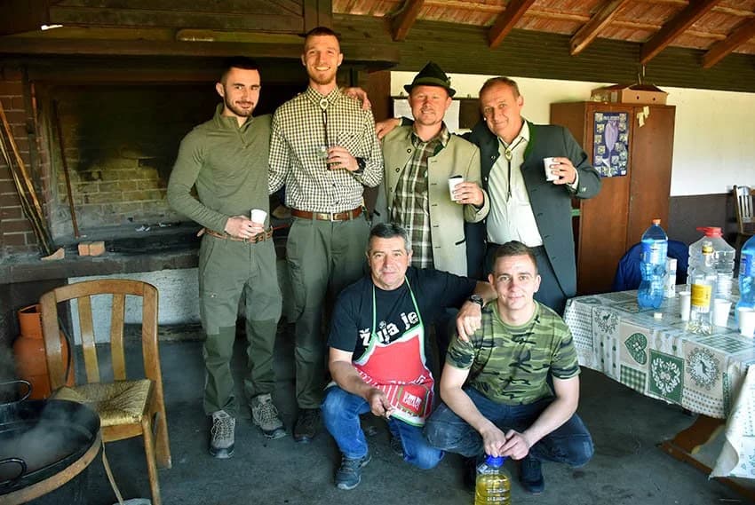 Lovci Biškupaca za jubilej primili primili Zlatnu plaketu i Veliki grb Hrvatskog lovačkog saveza, a odlikovano 12 njihovih članova [FOTOGALERIJA]