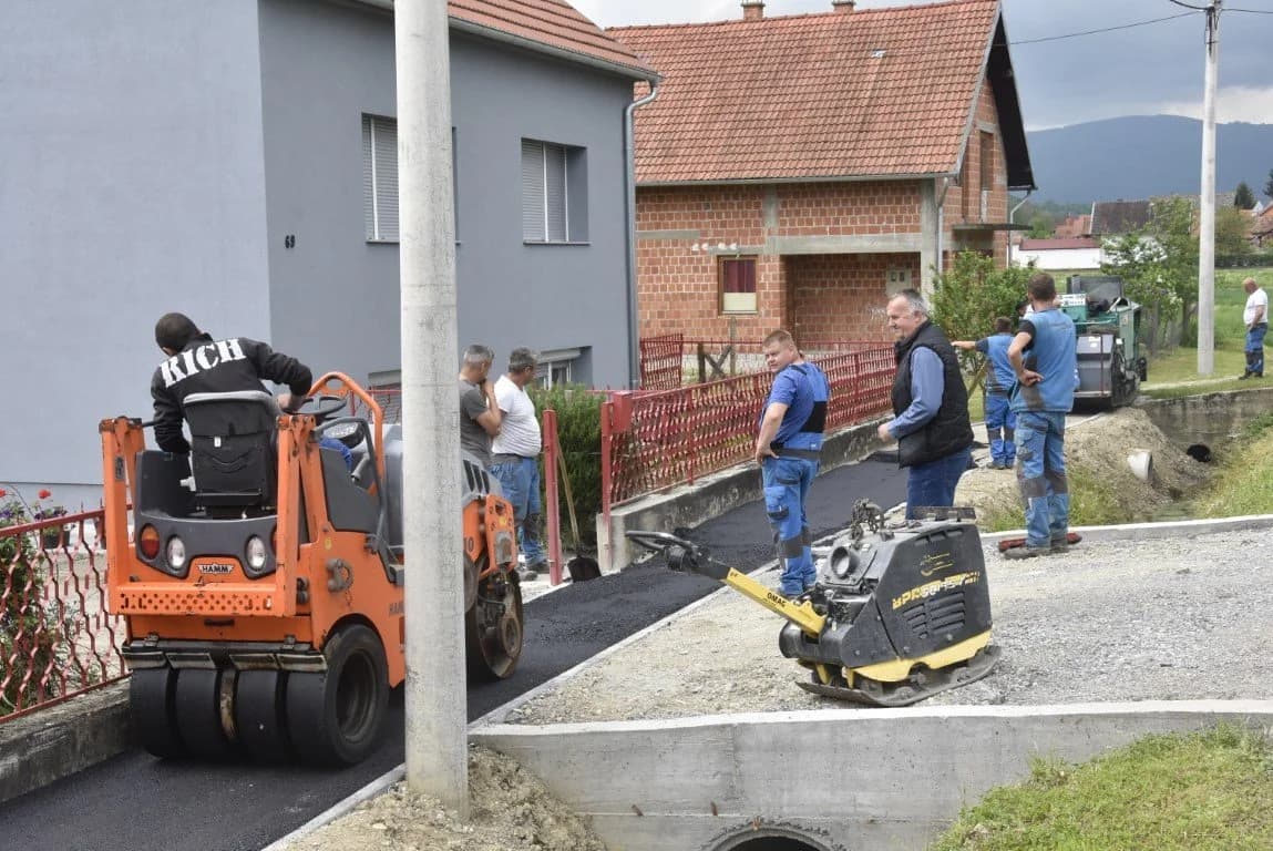<strong>Značajna investicijska ulaganja na području općine Brestovac vidljiva svakom putniku namjerniku na radost tamošnjih mještana /FOTO/</strong>