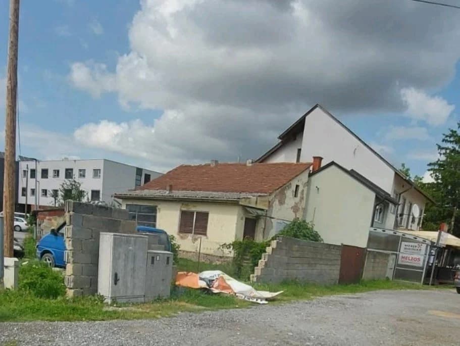 Kombijem se zabio u zid slastičarnice: "Da je u tom trenutku netko bio na nogostupu, više ga ne bi bilo"