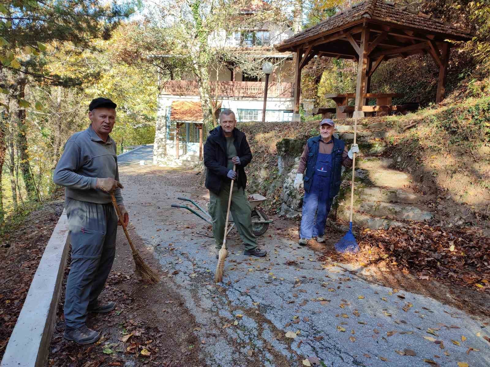 Radna akcija planinara Sokolovca na Lapjaku i Trišnjici [FOTO]