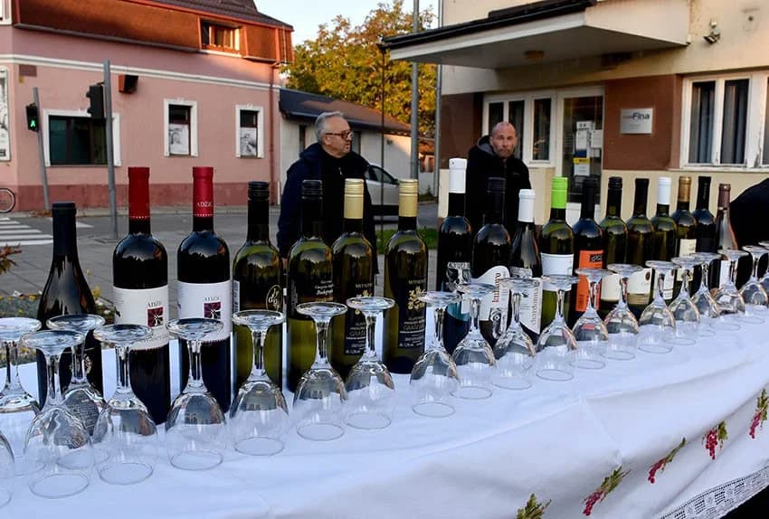 Kutjevački vinari obilježili završetak vinogradarske godine iza koje ostaju brojne teškoće /FOTOGALERIJA/