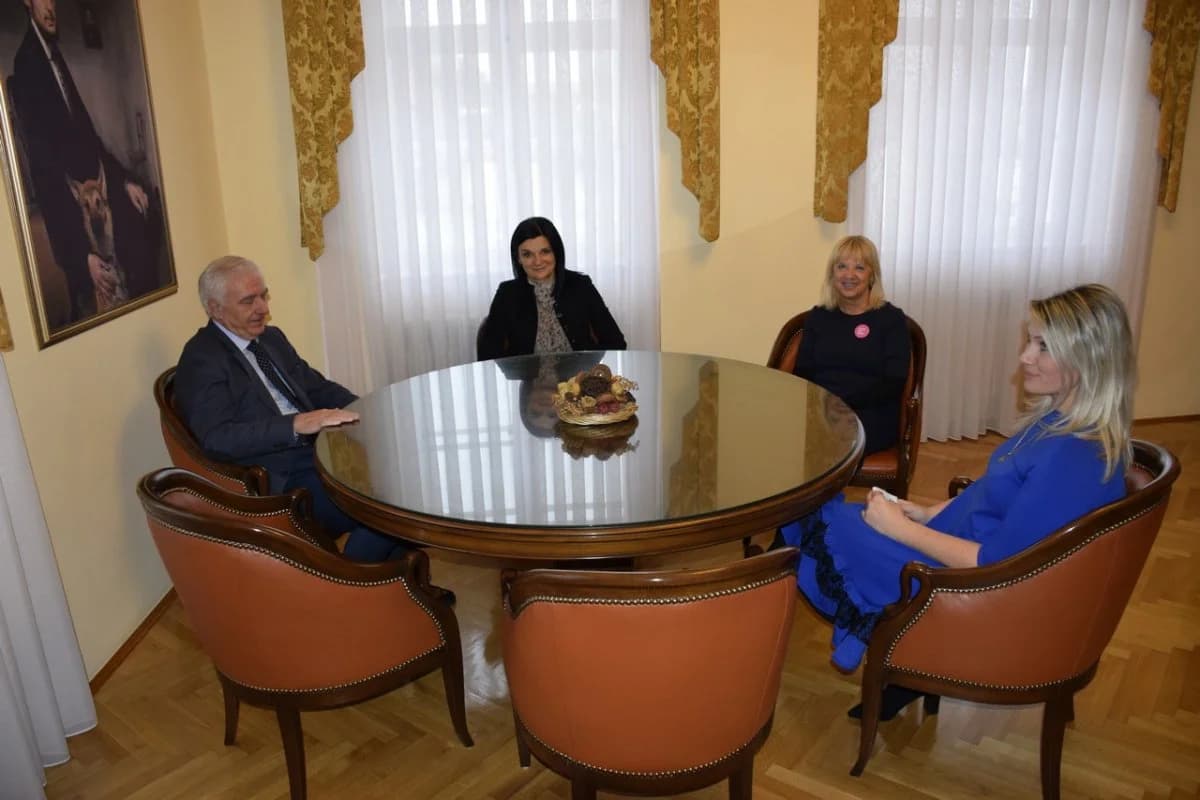 Gradonačelnik Glavić čestitao ravnateljici Gradske knjižnice Požega na dobivanju prestižne titule "Knjižnica godine"