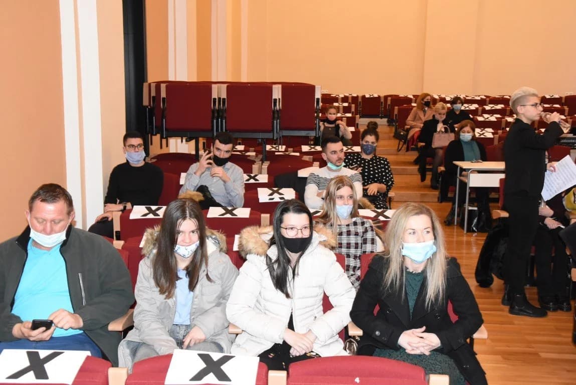 Nagrađeni najbolji učenici i mentori za postignute uspjehe u školskoj godini 2020./2021. /FOTO/