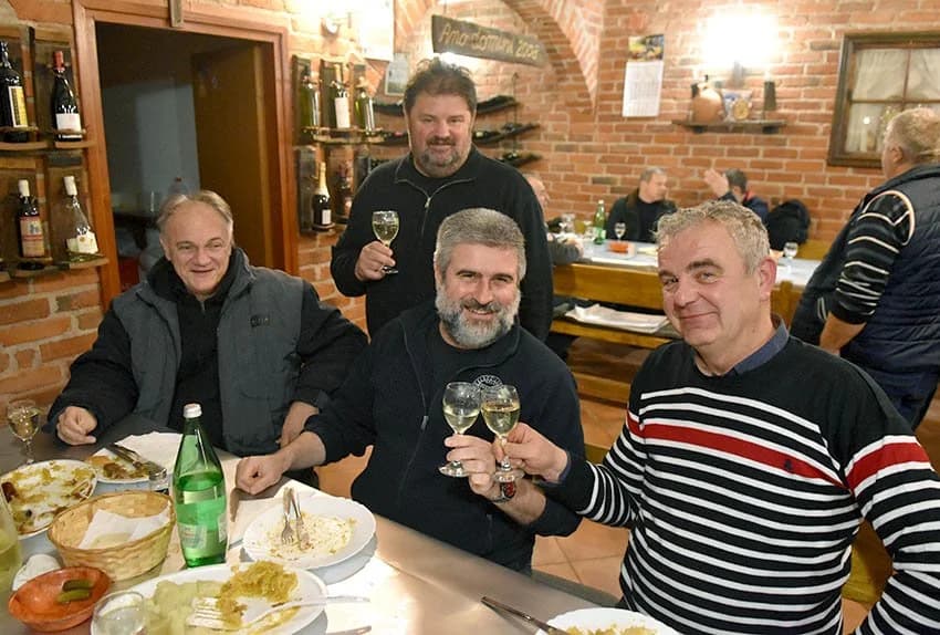 UDRUGA VOĆARA I VINOGRADARA „VINO-KAP“ IZ KAPTOLA: Tradicionalno druženje na kraju godine /FOTO/