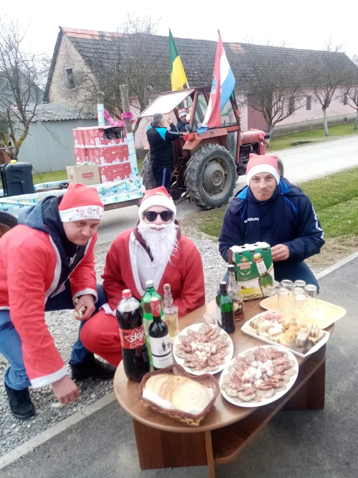 Nogometaši Graničara iz Zagrađa podijelili poklone svojim najmlađim sumještanima