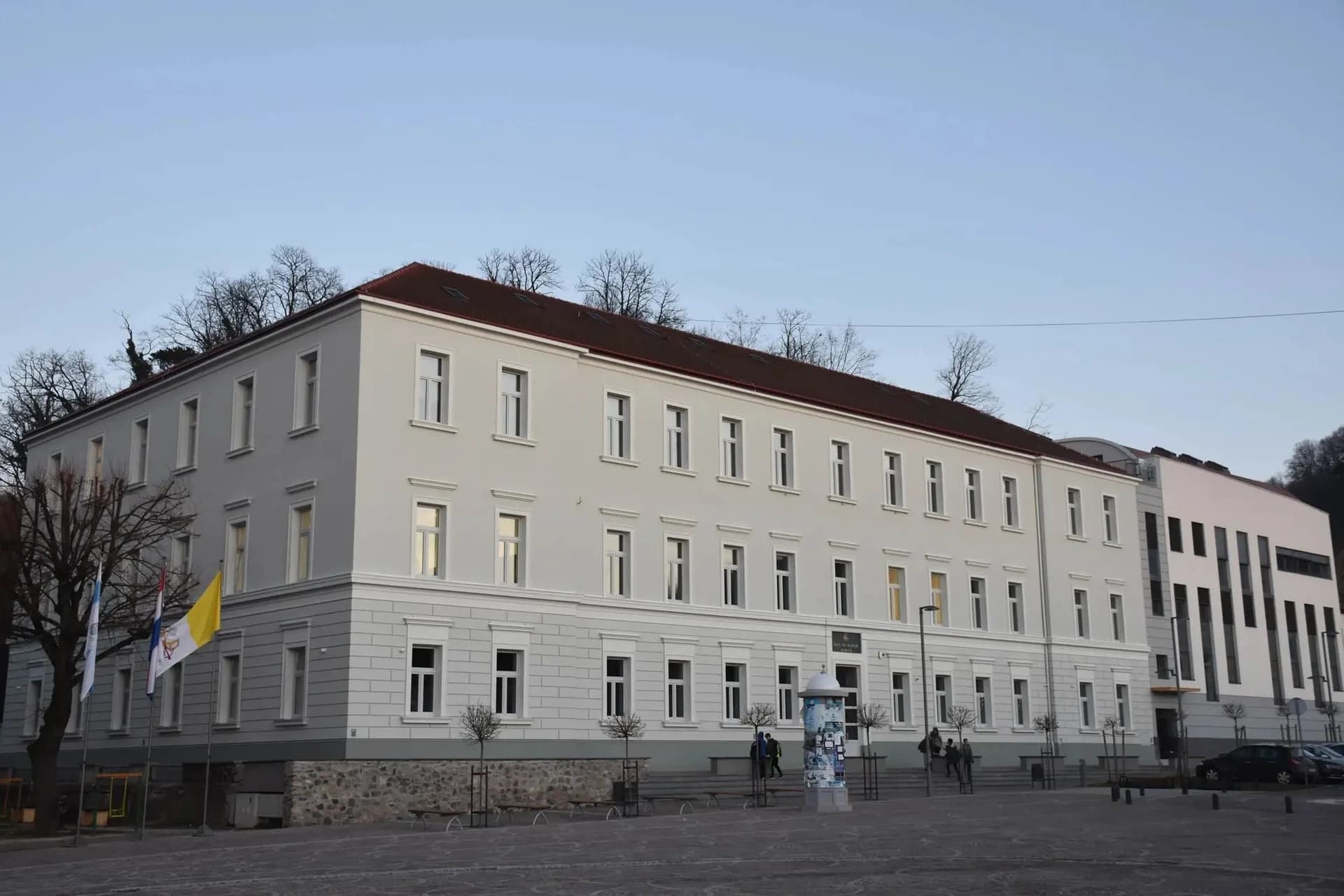 Katoličke gimnazija i osnovna škola Požega dobile novčanu potporu za svoje projekte