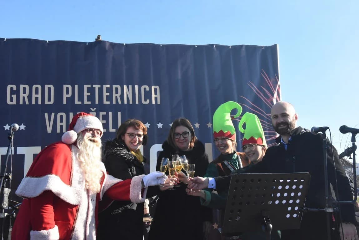 Brojni Pleterničani i njihovi gosti na svojstven način dočekali Novu godinu /FOTOGALERIJA/