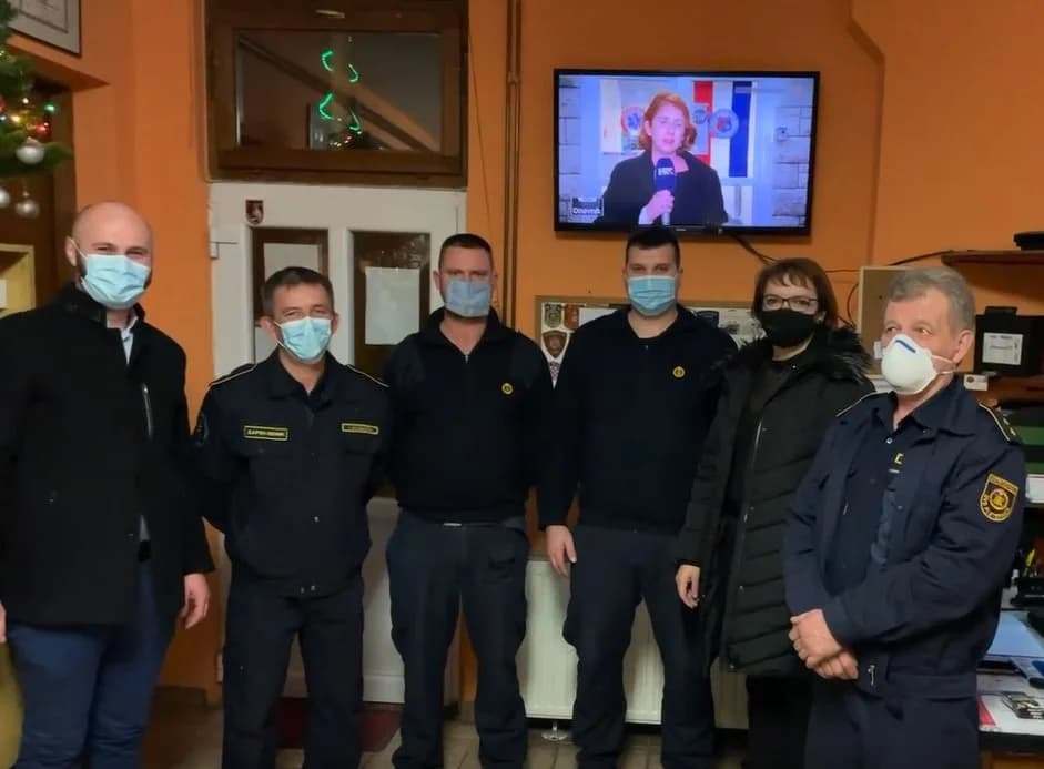 Gradonačelnica Marija Šarić i njen zamjenik Domagoj Katić posjetili dežurne službe na području grada Pleternice /FOTO/