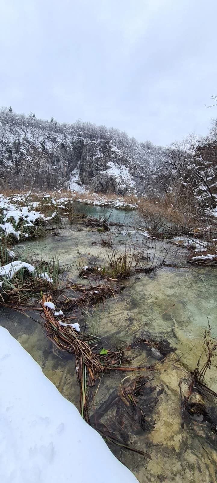Snježna idila na Plitvicama: Pogledajte prekrasne fotografije naših čitatelja snimljene jučer u Lici