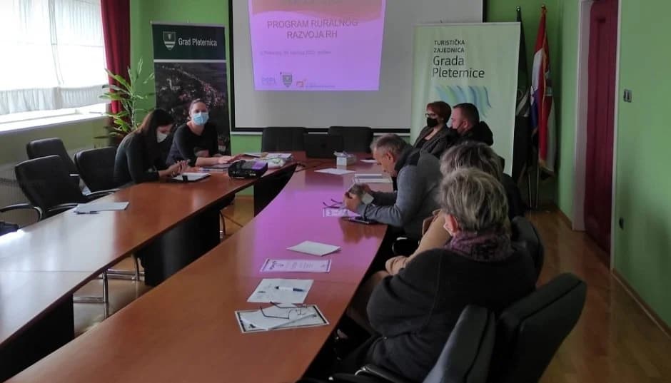 Okrugli stol Proizvodi hrvatskog seljaka: “Potporama i aktivnostima razvijamo prostor tržnice”