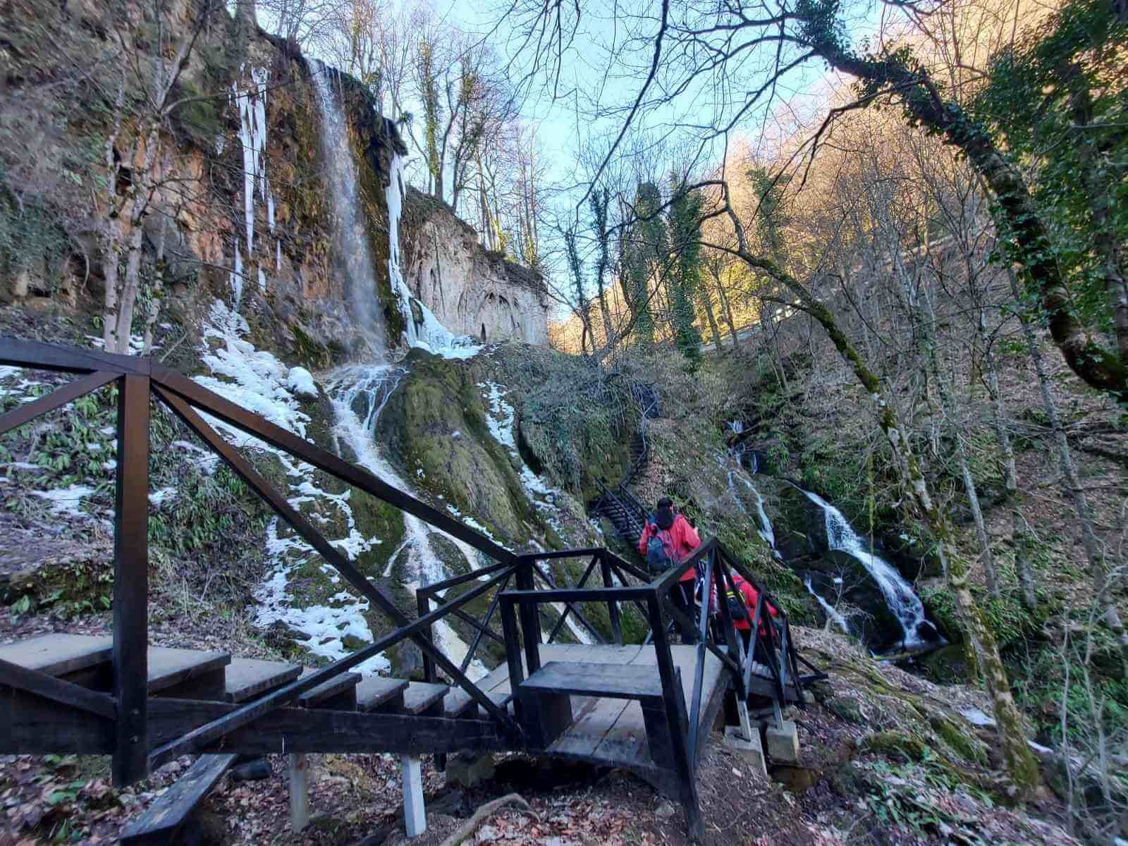 Dolinom Dubočanke do Jankovca i slapa Skakavac