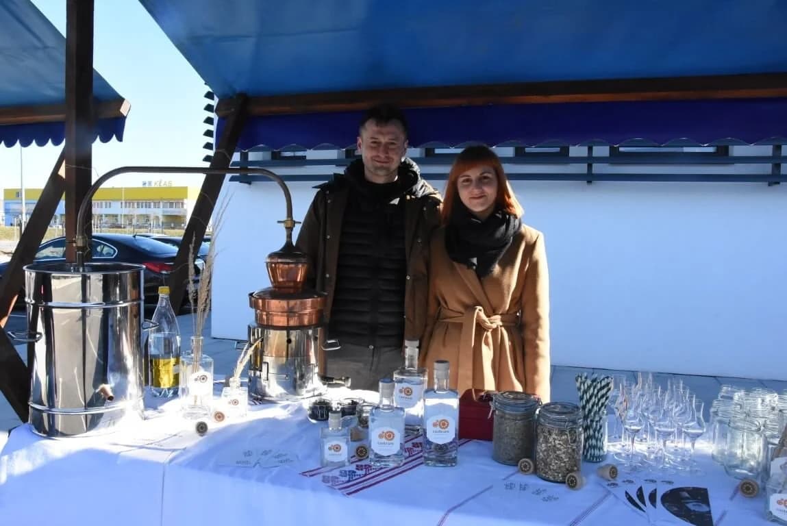 Iz Zagreba se vratili u rodni Kaptol i pokrenuli proizvodnju: Naš se džin pije i izvan granica Hrvatske
