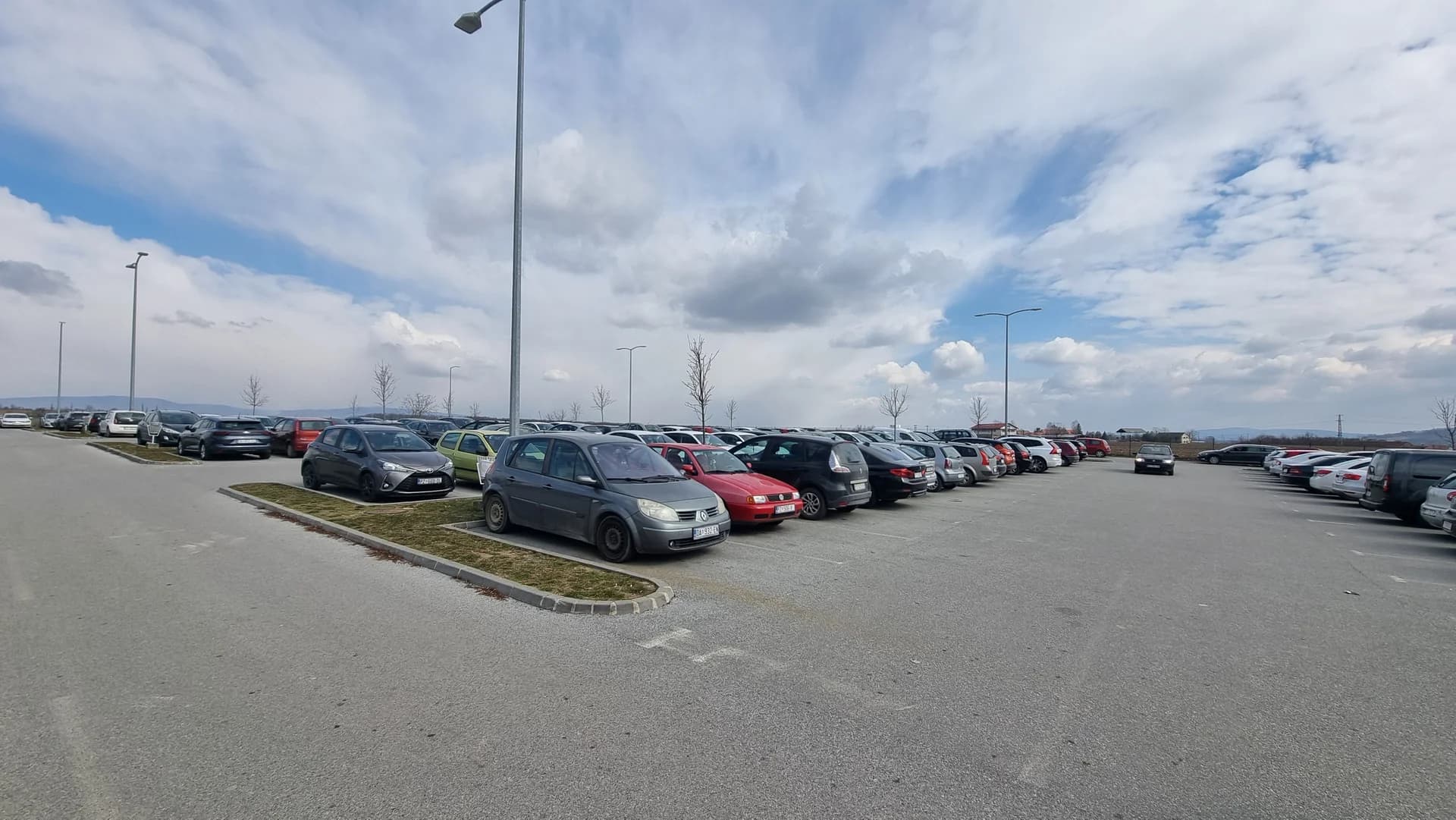 Parkiranje automobila na starom bolničkom parkiralištu više nije moguće - ubuduće isključivo na novom i drugim alternativnim mjestima u neposrednoj blizini