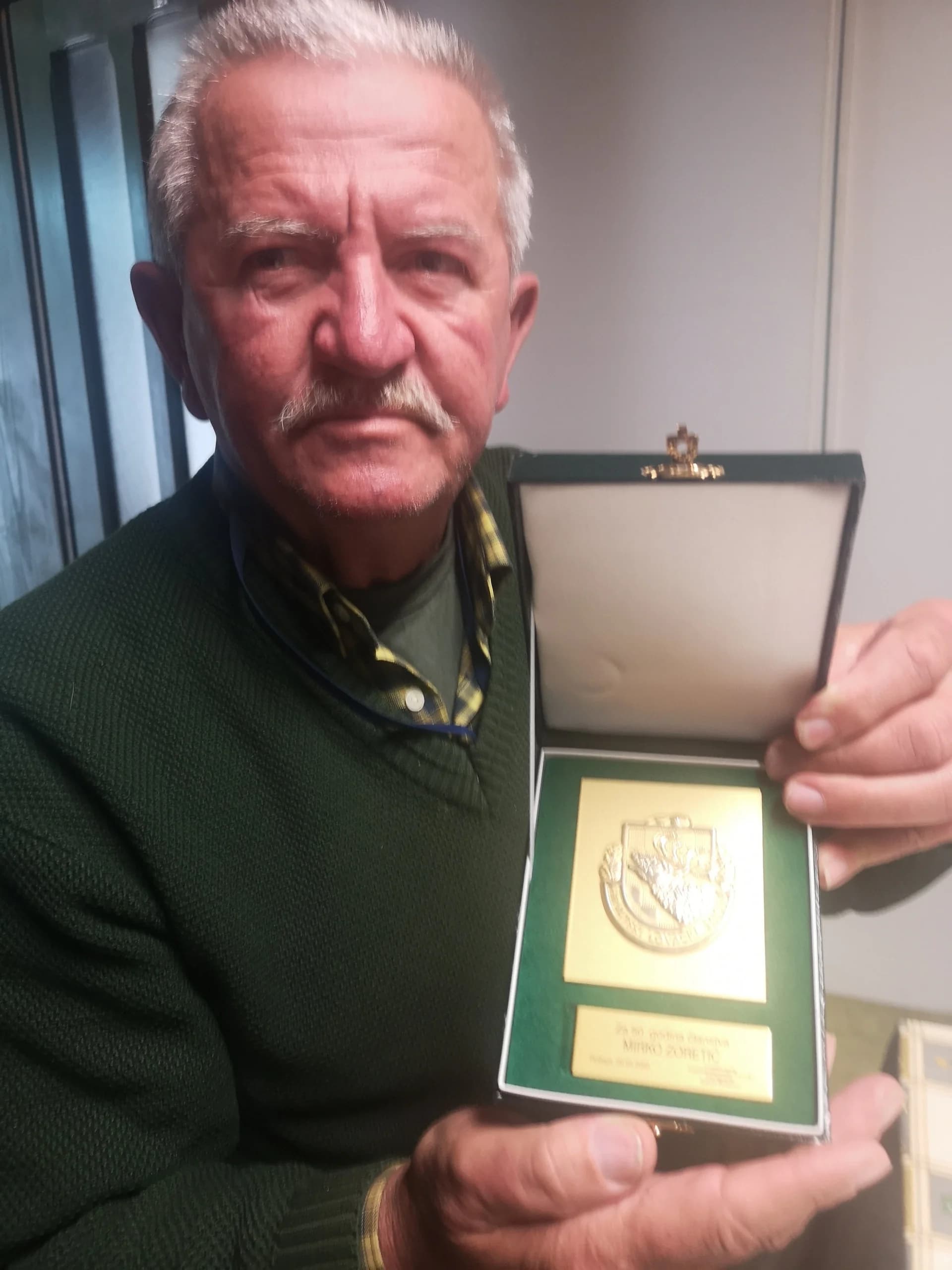 Zoretić je lovac pola stoljeća, a kuću mu krase brojni trofeji divljači