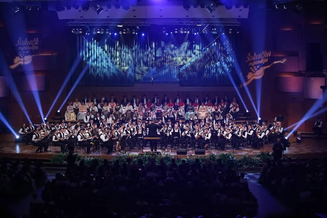 ZANIMLJIV KONCERT OVE NEDJELJE: Najljepše pjesme za Šokačke rapsodije nakon Lisinskog pred požeškom publikom izvode ovdašnji tamburaši