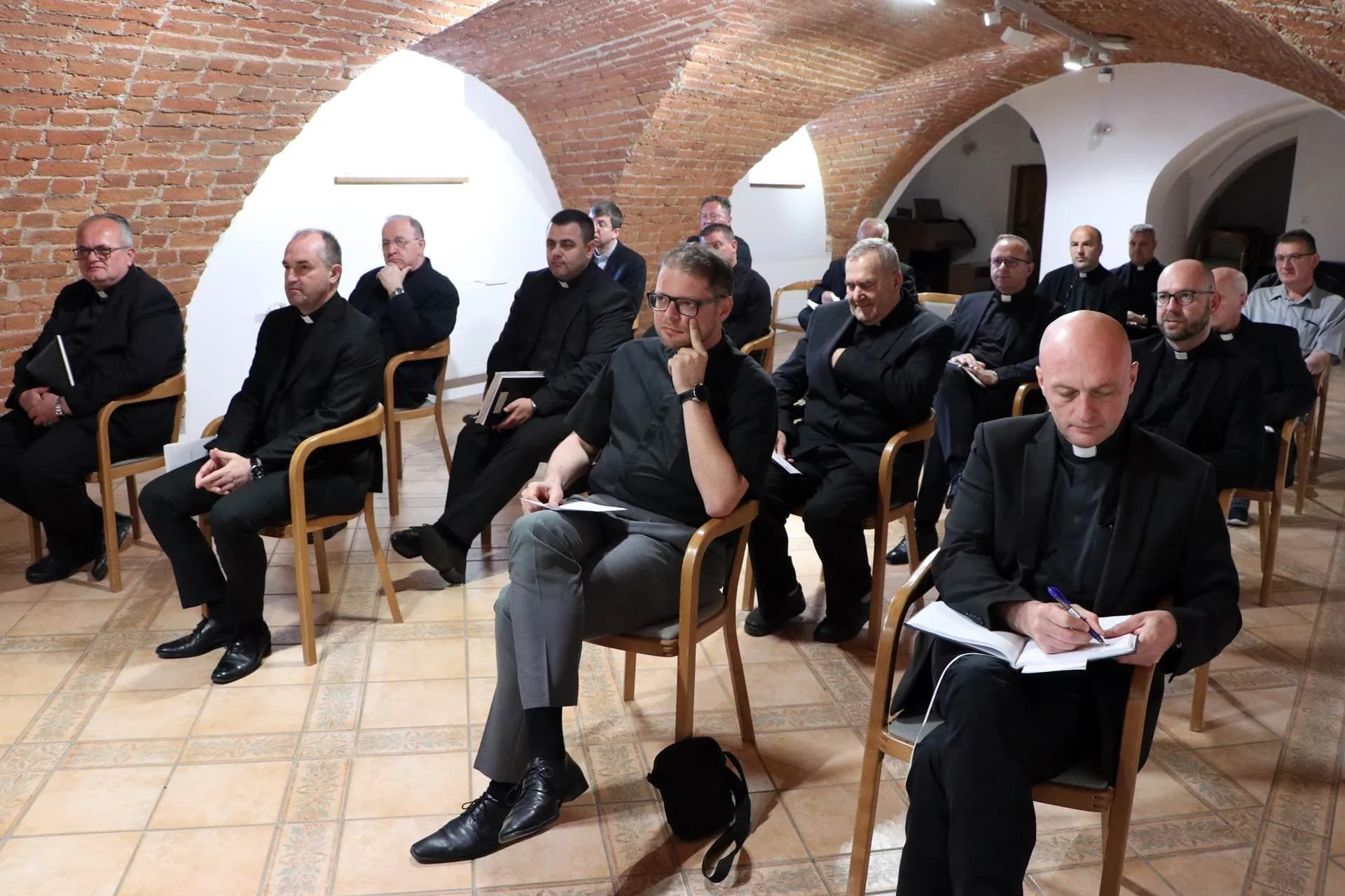 Ususret 25. obljetnici Požeške biskupije sjednica Prezbiterskog vijeća Požeške biskupije