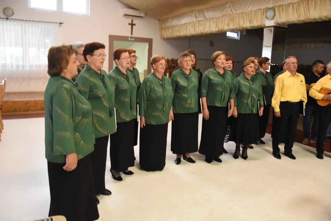Jakšićki umirovljenici uz skromne prihode dali za potresom stradale deset tisuća kuna /FOTO/