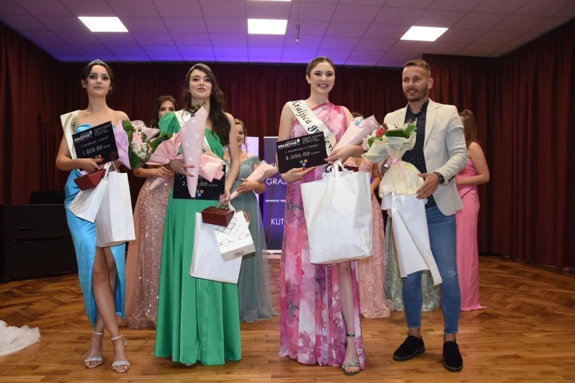 Za Kraljicu graševine 2022. godine izabrana Matea Solić, predstavnica vinarije Kutjevo /FOTO/