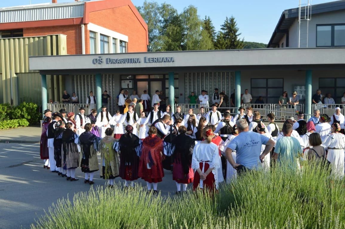 Smotra Dođi diko večeras na sijelo donijela običaje i pjesme Slavonije, Baranje i Primorja /FOTO/