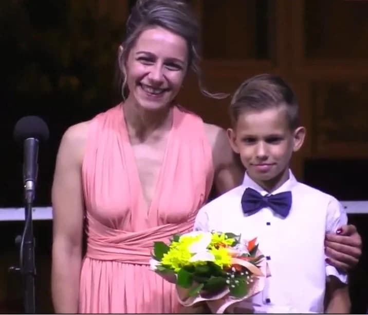 Helena Bobek pobjednica prve večeri, najcvjetići su Marko i Matej Harmicar /FOTOGALERIJA-VIDEO/￼