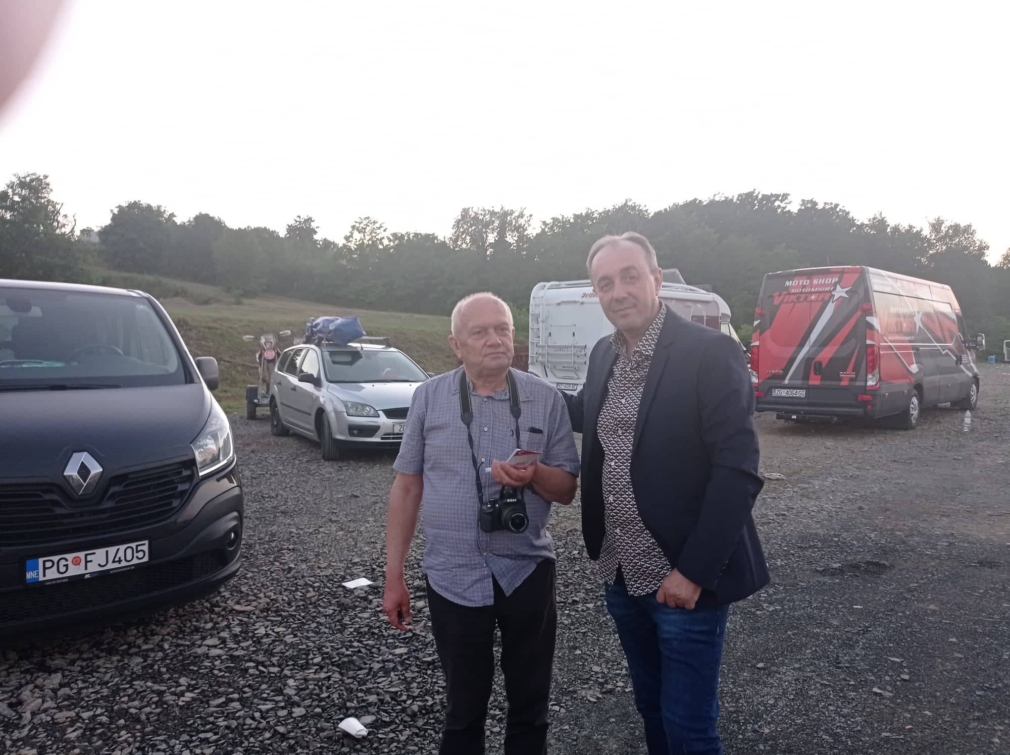 Esad Merulić se sreo sa prijateljima u požeškom kraju, najviše voli koncerte, a nada se dolasku u Požegu u dane festivala