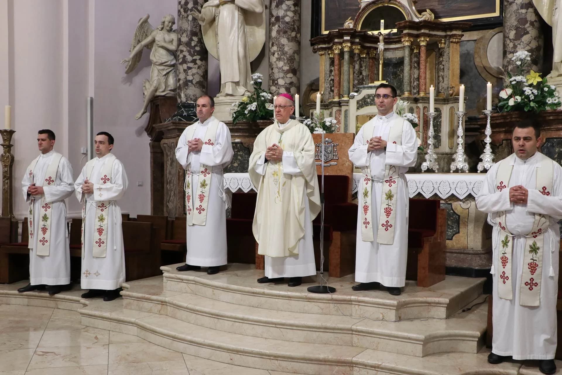 Zahvalno euharistijsko slavlje - “Te Deum” za učenike i djelatnike Katoličke osnovne škole i Katoličke gimnazije u Požegi