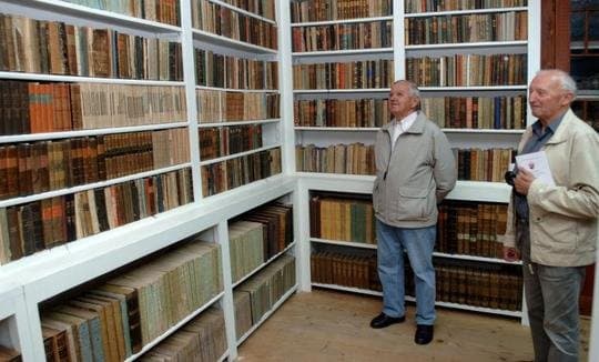 Potpore za knjižnu građu i obnovu oltara dobivaju Franjevački samostan, Eparhija slavonska i Župa Kuzmica