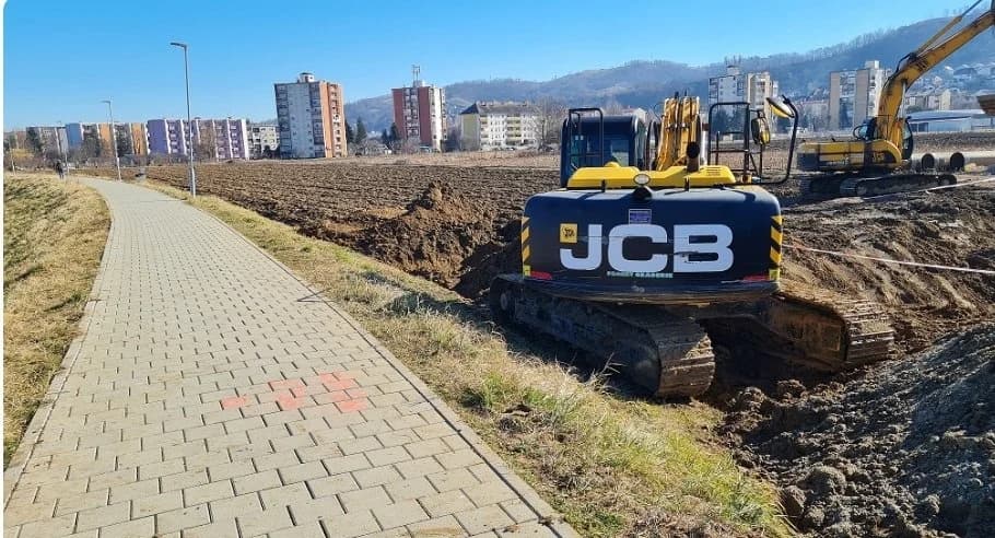 PRIVREMENO SE ZATVARA ŠETNICA UZ RIJEKU ORLJAVU – dionica „Šijačka cesta – Orljavska“ ulica