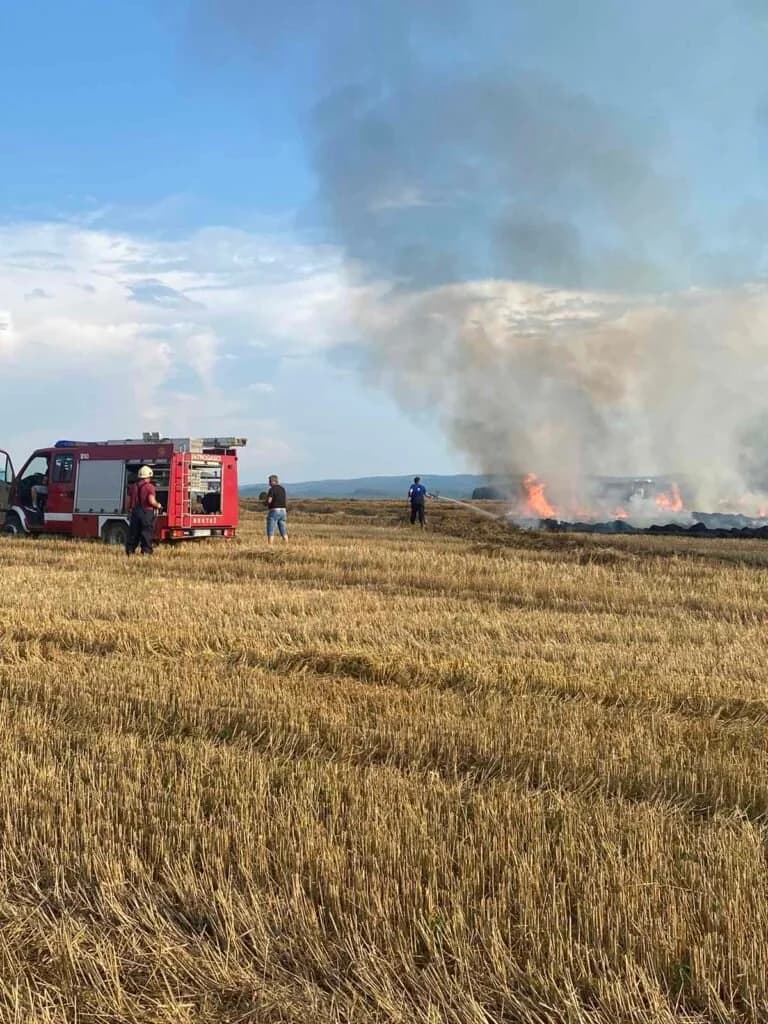 Izgorio kombajn u dolini Londže kod Pleternice i više od dva hektara žita