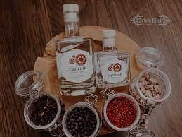Još uvijek stignete rezervirati stol u Schön blicku za večerašnji Gin&tonic pool party u prostoru kod bazena