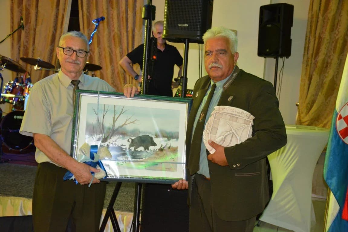 Izaslanstvo Lovačkog saveza Požeško-slavonske županije i Lovačke udruge Jelen na proslavi 70.obljetnice LD Krka kod Šibenika /FOTO/