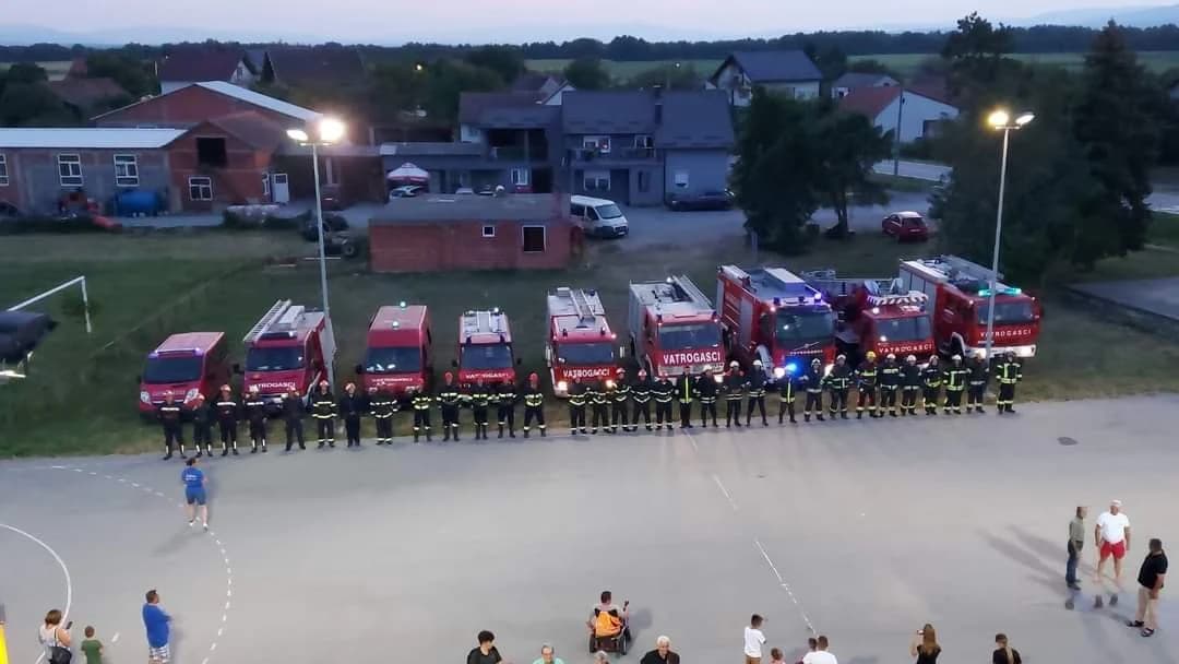 Uz Bekteške ljetne noći održana združena vatrogasna vježba Vatrogasnog centra Kutjevo /FOTO/