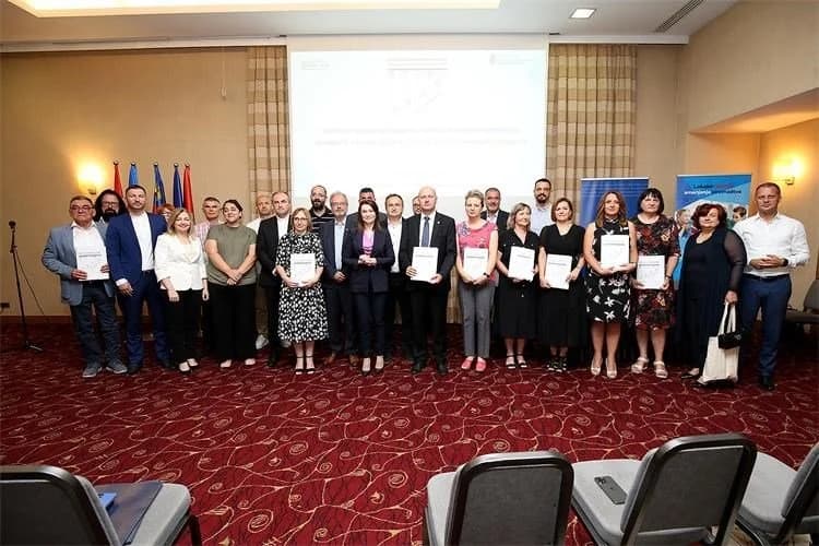 Katoličke osnovne škole Požeške biskupije iz europskih sredstava dobile 7 milijuna kuna bespovratnih sredstava za razvoj STEM područja