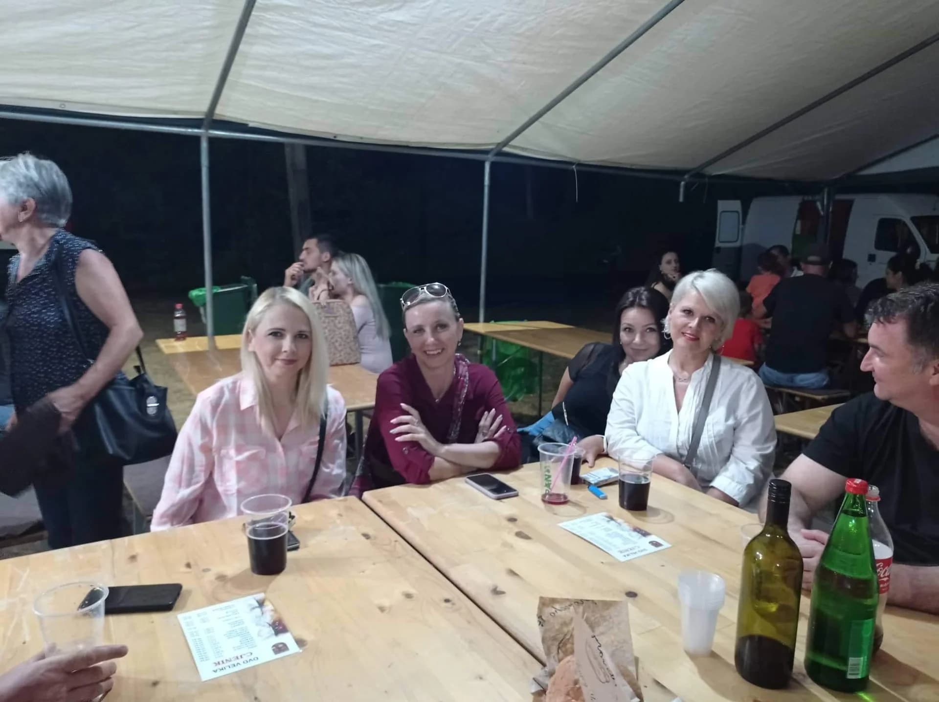 Velička Vatrogasna zabava na otvorenom pun pogodak – ugodna večer i stotine posjetitelja /FOTO/