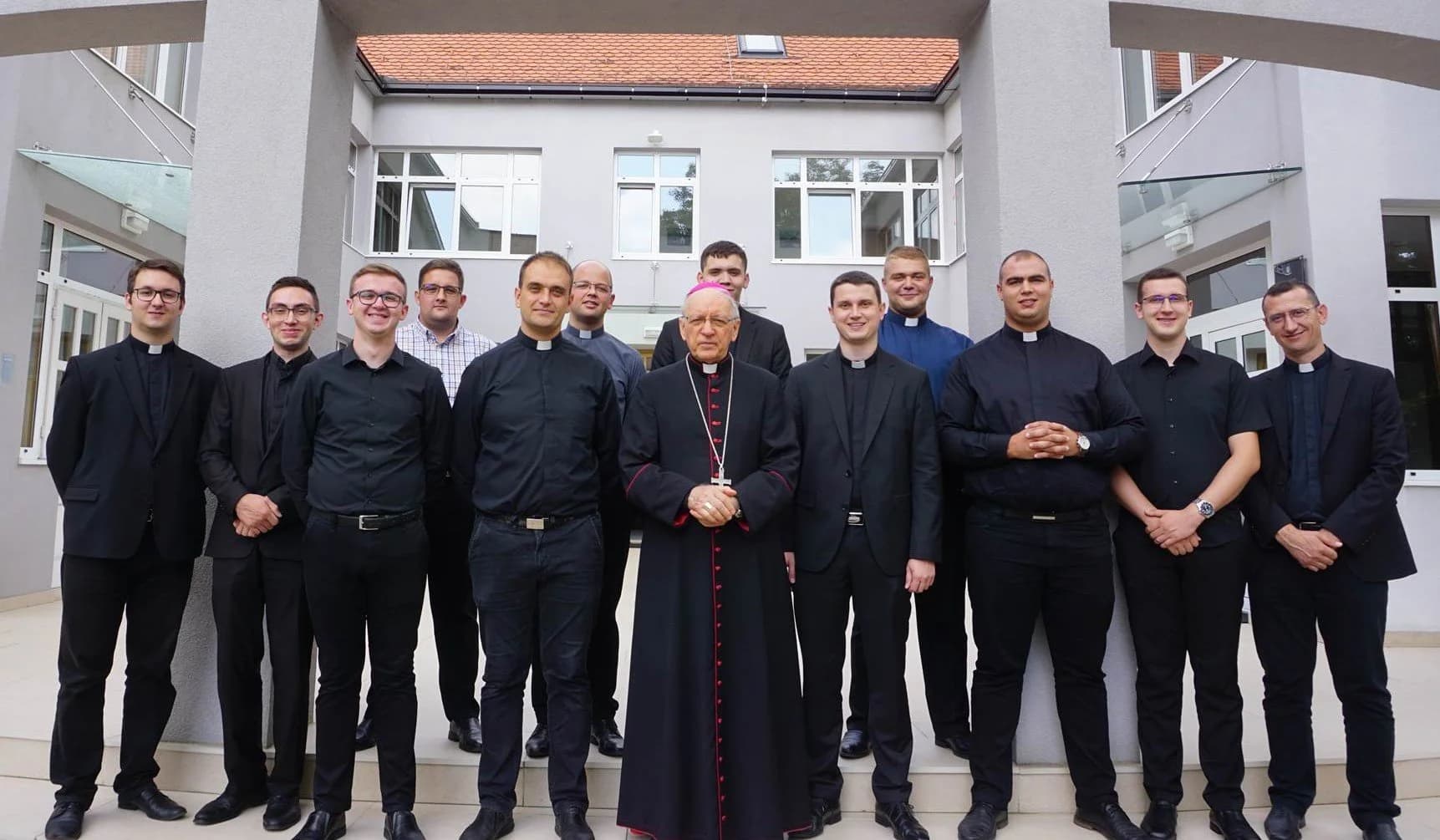 LJETNI SUSRET BOGOSLOVA POŽEŠKE BISKUPIJE: "Nađite vremena za sebe i provjere tko ste, što ste i do kamo ste duhovno stigli"