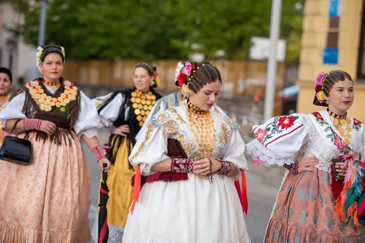 Poziv za prijavu folklornih skupina i izbor najgizdavije Šokice: Rok 20.kolovoza 2022. godine!
