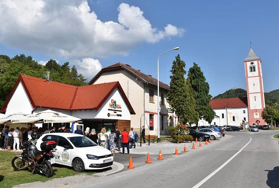 Otvoren Turističko informativni centar u sastavu kojega je ured Zlatnog Papuka /FOTO/
