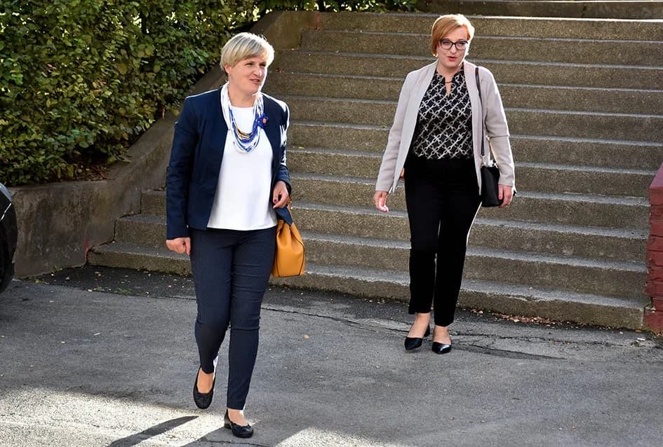 Vrhunske kapljice vina napunjene u festivalske butelje: "Iz najstarijeg hrvatskog i europskog podruma izabrano najbolje od najboljeg" /FOTOGALERIJA/