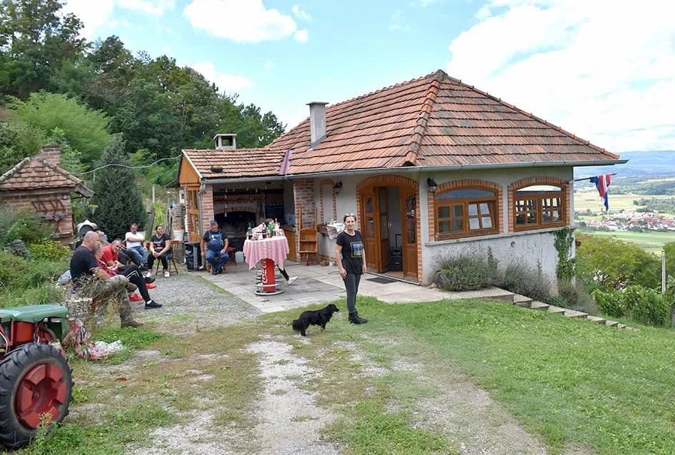 Prinosi i kvaliteta rekordni, ceste do vinograda katastrofalne [FOTO]