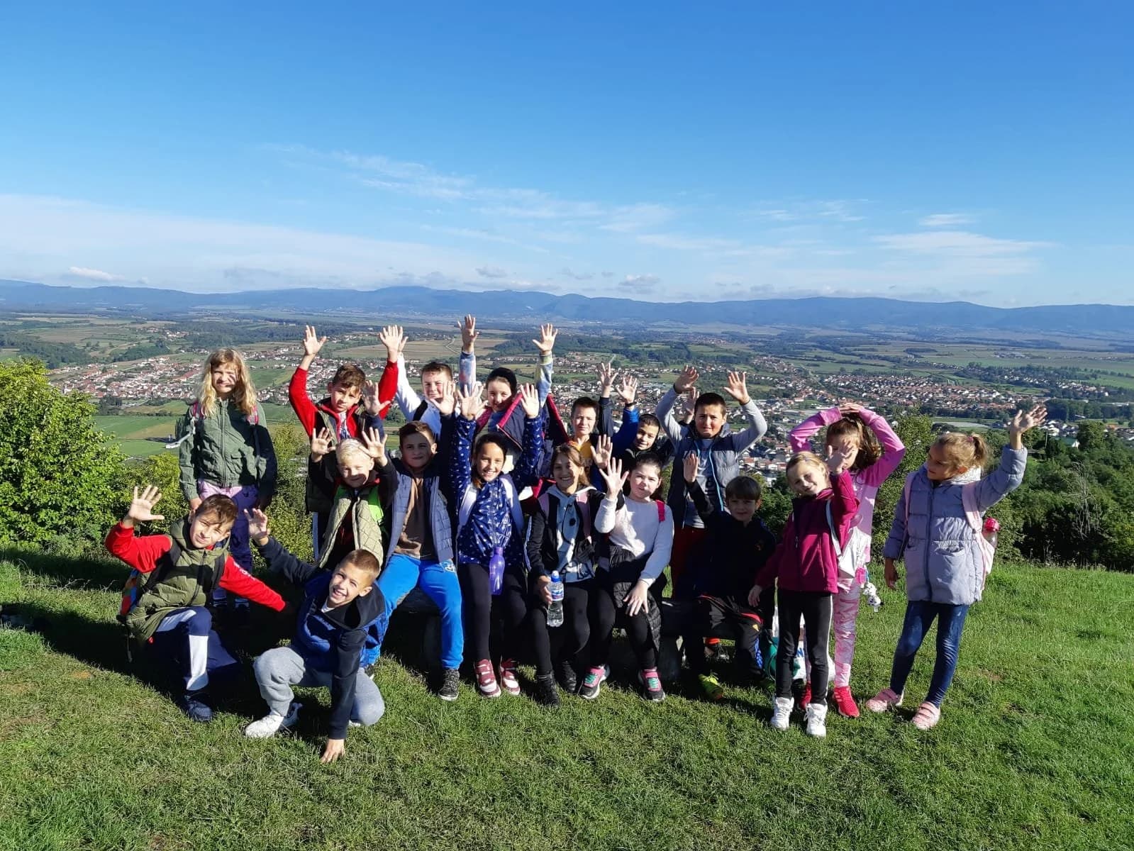 Pohod na Požešku goru uz različite sdržaje dan za pamćenje učenicima Kanižlićeve škole /FOTO/