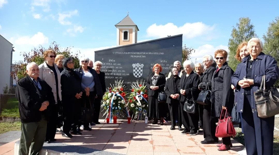 Roditelji poginulih branitelja požeškog kraja obišli bojišnicu na zapadu Požeško-slavonske županije