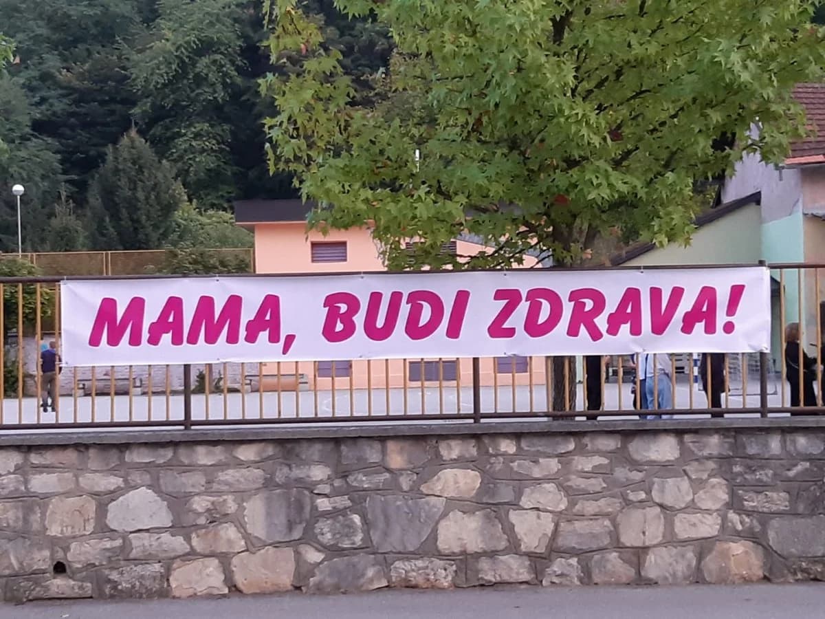 Požeška Kanižlićeva škola obilježava mjeseca borbe protiv raka dojke
