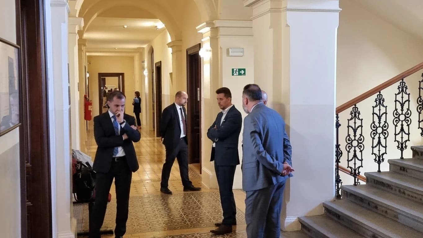 Nastavljeno suđenje pred Županijskim sudom u Osijeku bivšim čelnicima grada Požege Darku Puljašiću i Mariju Pilonu