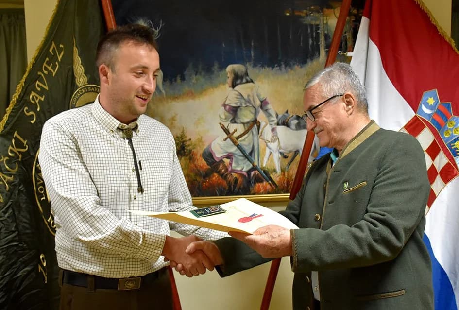 Šest lovaca požeškog društva Sveti Hubert primilo odlikovanja Hrvatskog lovačkog saveza [FOTO]