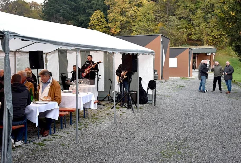 MARTINJE KOD OBITELJI TANDARA U KUTJEVU: Riječanin Josip Rinčić preuzeo kumstvo [FOTOGALERIJA]