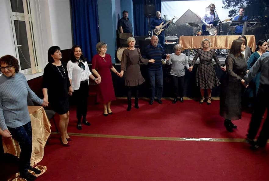 Vinari izveli supruge i ugostili rodbinu i prijatelje (FOTOGALERIJA)